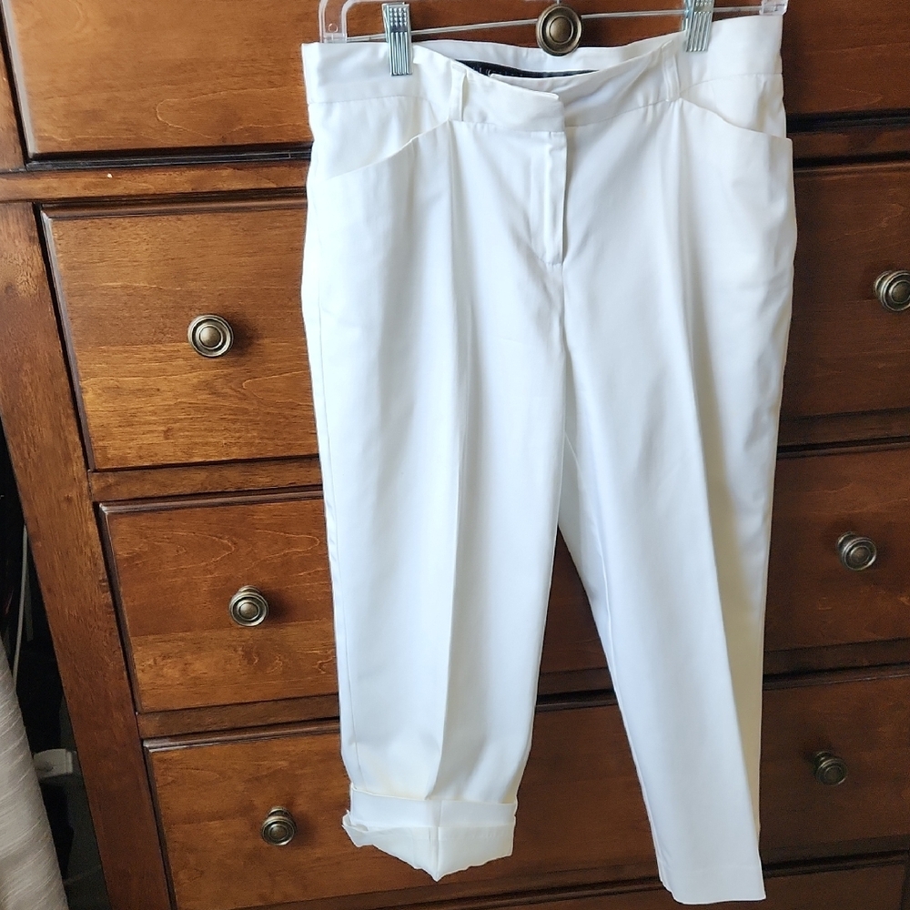 Chic White Cropped Trousers